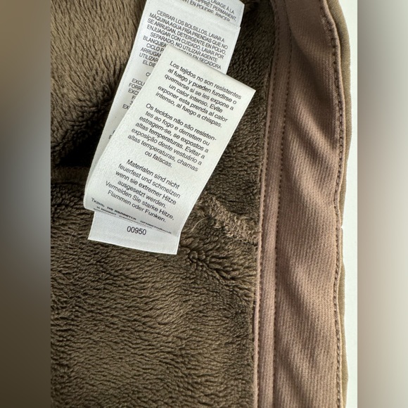 Mountain Hardware Jacket - Picture 4 of 13